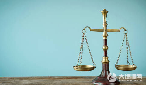 16岁男生遭多人欺辱殴打,被逼跪地爬行学狗叫会怎么判？