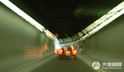 2025年电动车违停被交警拖走怎么处理?