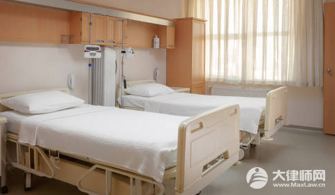 医院弄错患者CT图像,女子被误诊绝症服药3个月该怎么赔偿？