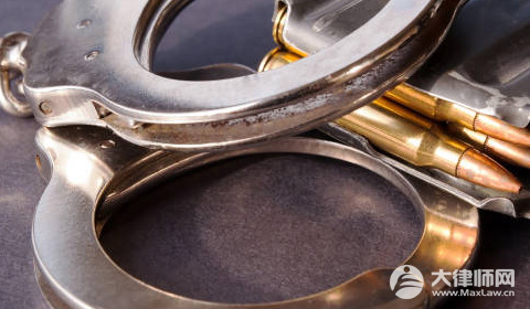 女儿盗走8旬母亲40万养老钱会怎么判？