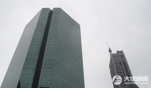 女子未穿衣被清洗外墙工人看到,公寓管理方未提前通知有什么责任？