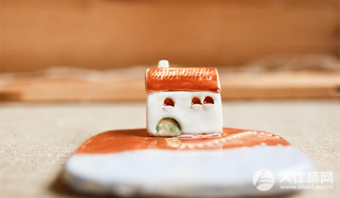 老小区屋顶漏水谁来承担?