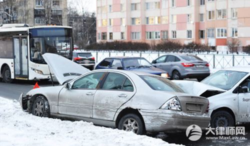 自动驾驶发生交通事故谁承担责任?