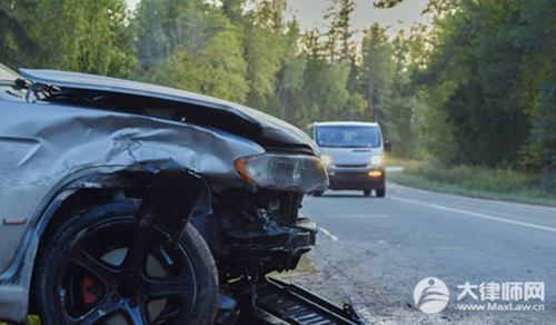 折旧费是向保险公司还是个人索赔?