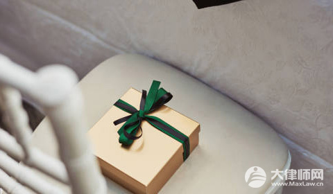 丈夫发68页PPT举报博士生与妻子不正当关系,婚内出轨有什么法律规定？