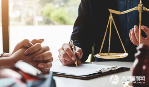 山东男子曝女友买到自己的开房记录,网店查询个人信息是否合法？