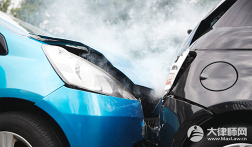 代驾司机发生事故谁承担责任?