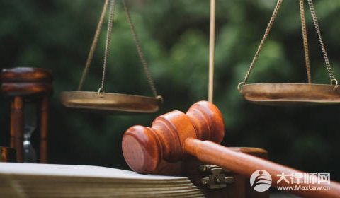 保时捷女销冠被合成AI不雅视频,使用AI造谣违法吗？