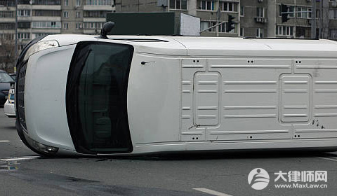 山东聊城醉驾车祸致8人死亡构成什么罪？