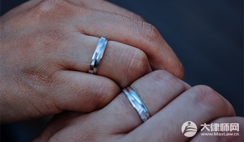 婚内出轨算犯法吗?