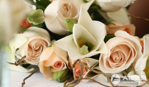 婚假必须在领证一年内休吗?