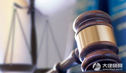 女子在火车上窃取他人万元手机被判有期徒刑七个月法律依据是什么？