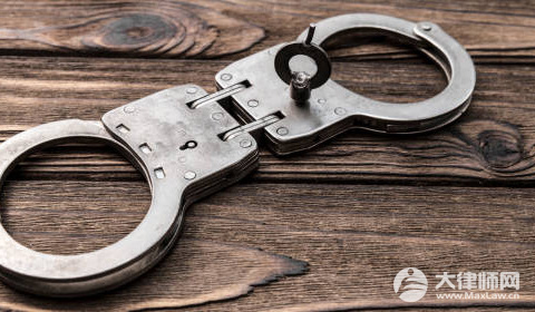 贵州一男子下河电鱼致朋友触电身亡会怎么判？