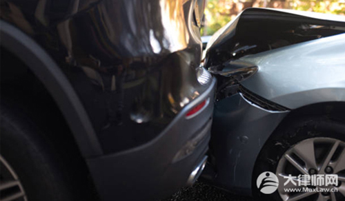 后排乘客不系安全带违法吗?