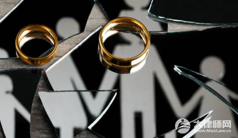 93岁母亲遭亲生儿子暴打是否构成虐待罪？