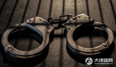 酒店回应婚宴后剩余茅台集体失踪,藏匿者构成什么罪？