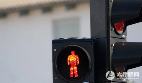 不按交通信号灯通行的扣几分2025最新