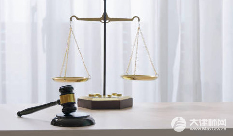 女子收快递后被骗80多万,快递站经理及快递员获刑构成什么罪？