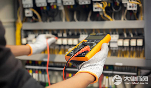 怎么辞职才能拿到补偿金?