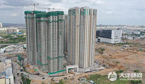 物业拉锯3年被退场后索要物业费胜诉法律依据是什么？