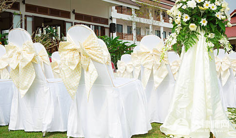 婚内老公赠与妻子房产有效么?