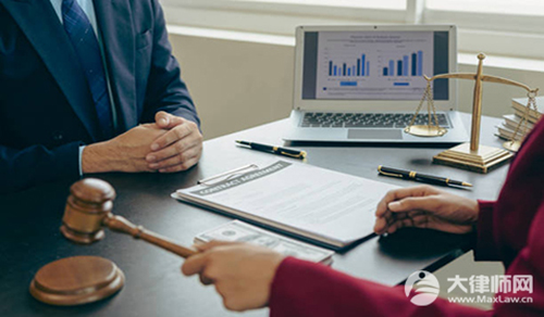 人进派出所了家属能去了解情况吗?