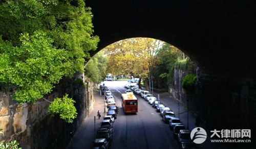 走交强险打什么电话