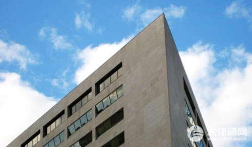 安置房拆迁协议更名房产证是谁的名?