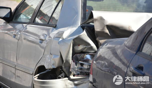 肋骨骨折一根赔了5000算少吗