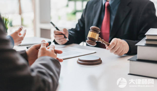 离职工资压一个月合法吗