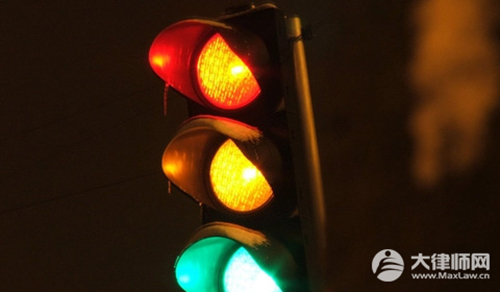 2026智能驾驶出现事故,应该让谁来赔偿?