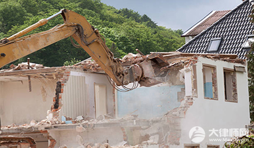 占用耕地建房违法吗