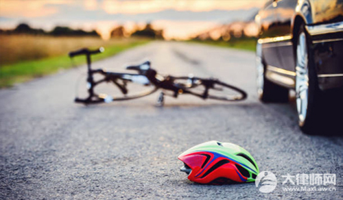 我违停别人把我车蹭了跑了算逃逸吗?