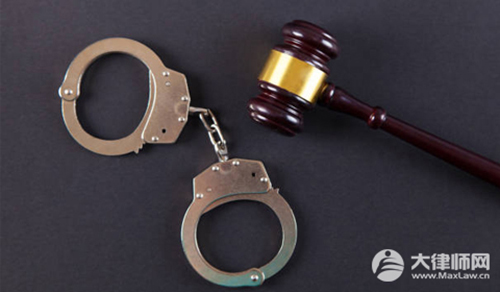 给别人发隐私图片违法吗?