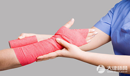 工伤骨折休息三个月私了5万能要到吗?