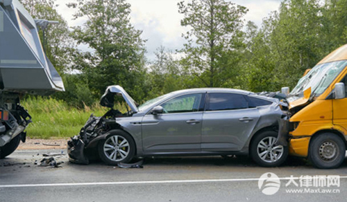 2026撞上绿化带扣分吗罚款多少?