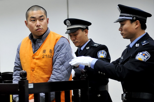 一审判决,乐清市人民法院以交通肇事罪判处费良玉有期徒刑3年6个月