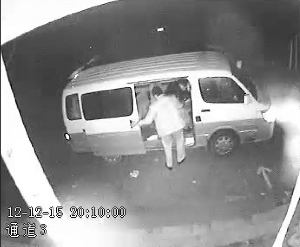 7人狂饮4斤酒 官员答谢宴驾校校长喝酒死