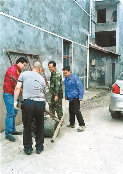 湖南娄底合法煤矿近千万元资产遭哄抢一空