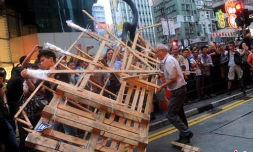 香港市民自发清除占中路障