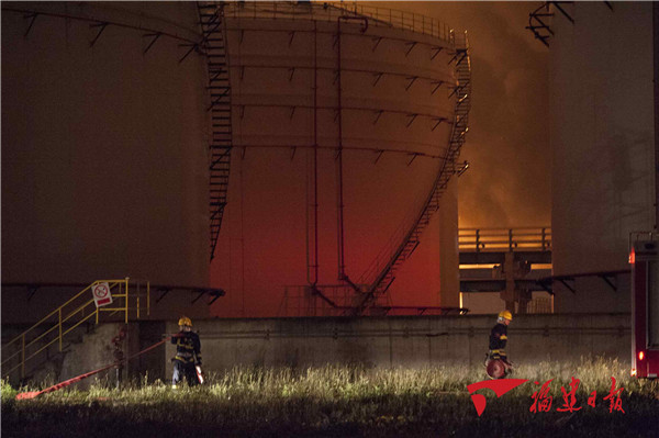 福建古雷PX工厂明火扑灭后今日凌晨复燃