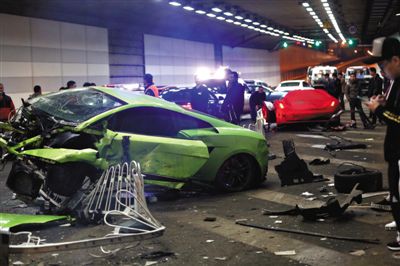 北京豪车相撞2车主被刑拘 车主家长:非官非商