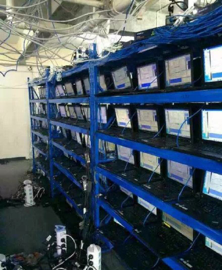 曝黄牛用百台电脑网拍985张上海车牌 公安调查