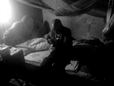 男子杀死堂兄2000村民保密16年