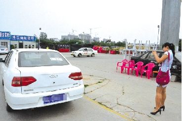 黑驾校扎堆农村：有驾校仅一辆合格车还坏了