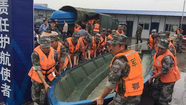 载458人豪华客轮在长江湖北段沉没