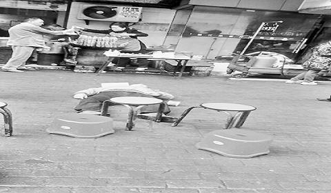 老人倒地无人扶？谨防造成二次伤害！