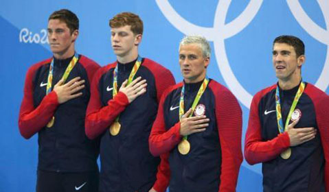 都是池水惹的祸：美国游泳选手发变“绿毛”