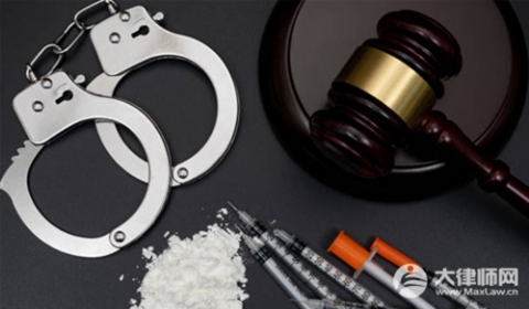 七旬老人偷盗上百件快递会受到什么处罚？
