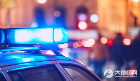 不避让警车扣几分罚多少钱?